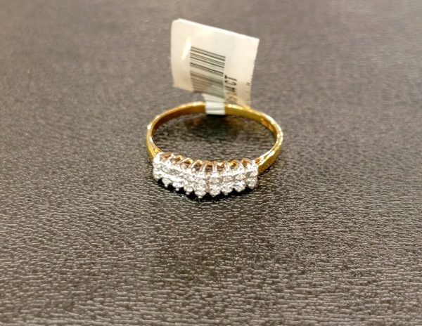 Ladies gold ring with diamonds 0.44CT gold weight 2.750 gramsA