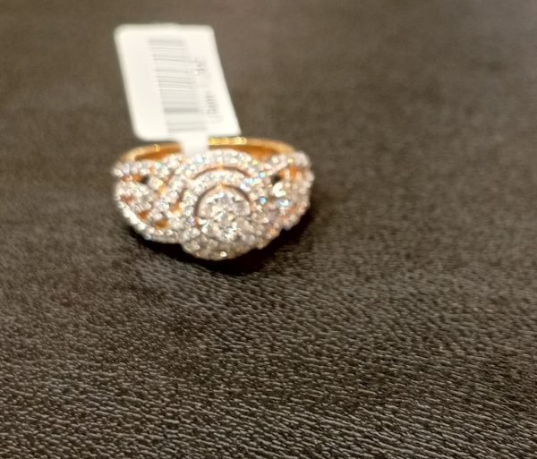 Ladies gold ring with 1.24CT diamonds gold weight 5.430 grams