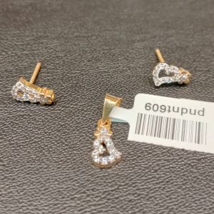 Gold pendant tops with diamonds 0.19CT gold weight 3.780 grams