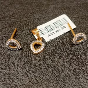 Gold pendant tops with diamonds 0.21CT gold weight 3.180 grams