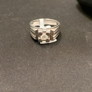 Men,s single diamond finger ring with 0.44CT